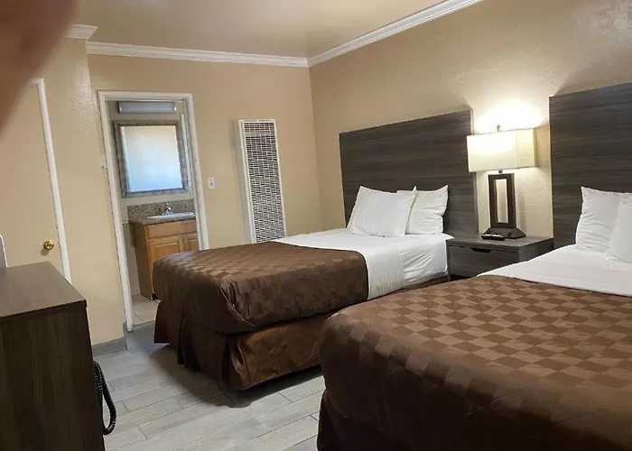 Holland Inn And Suites