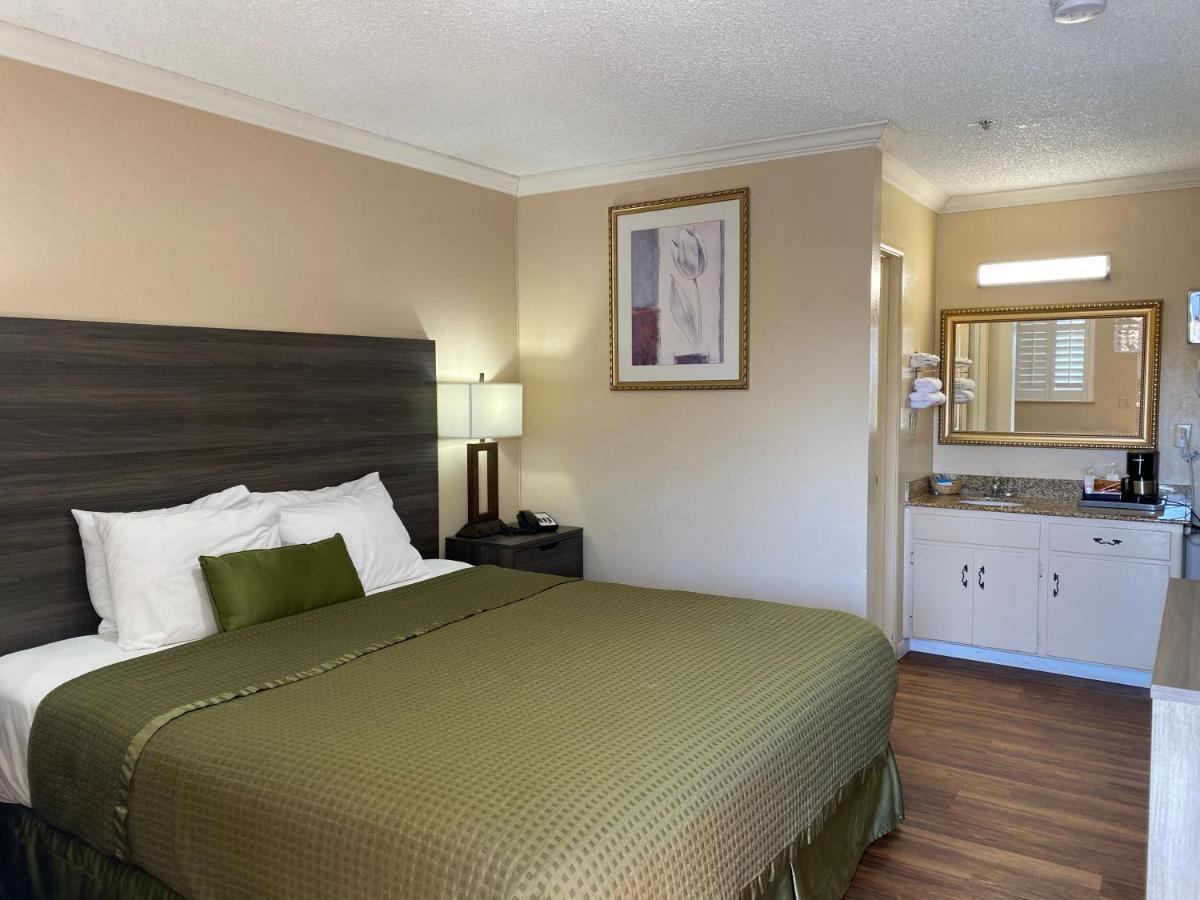 Hollandinn And Suits 2* Morro Bay