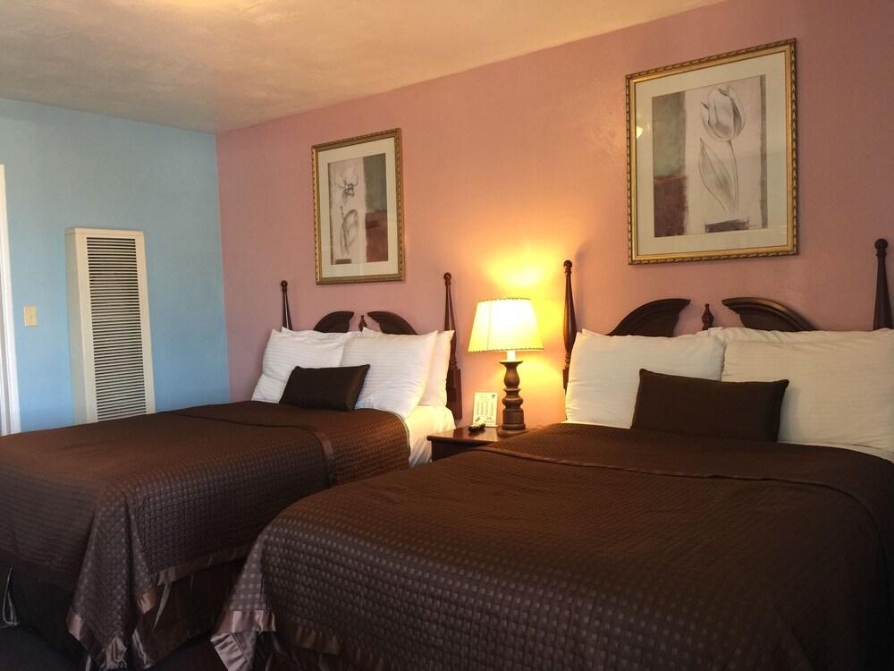 Hotel Hollandinn And Suits